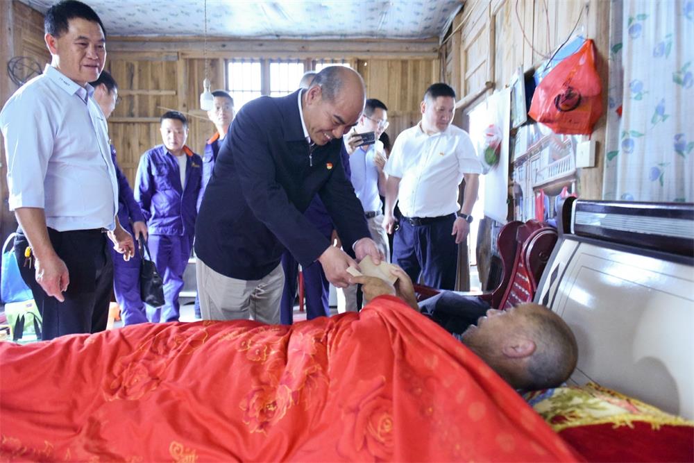 党建联村 联出乡村振兴新局面 肖亦农赴石溪村督导党建帮扶工作